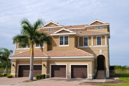 Transform Your Tampa Curb Appeal With Residential Pressure Washing